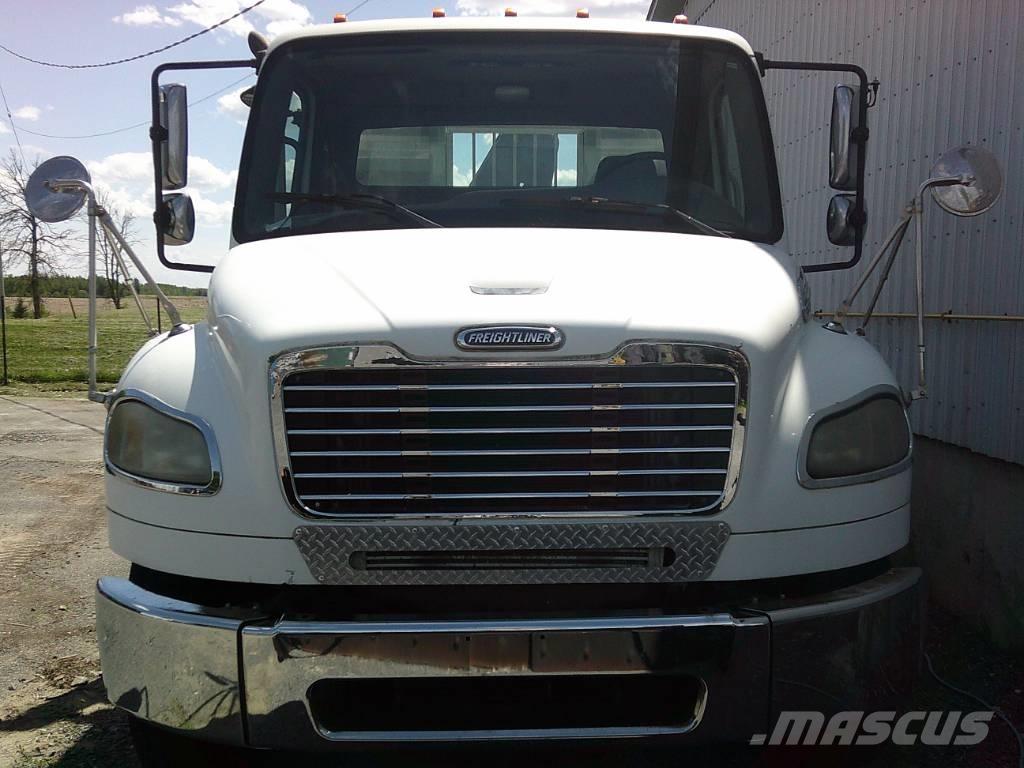 Freightliner M2 キャブ付きシャーシ