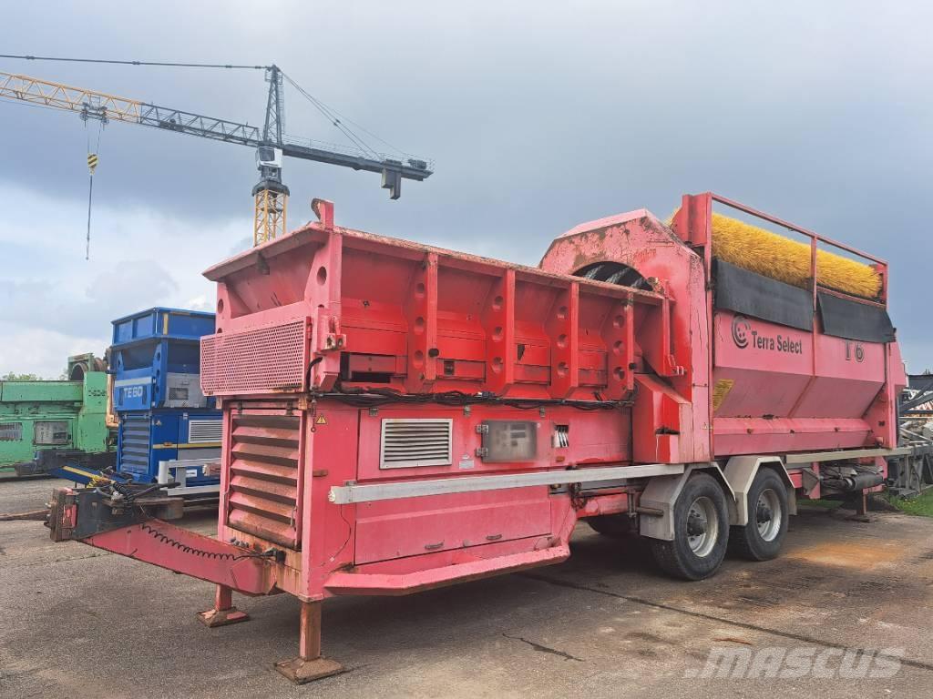 Terra Select T6 自走式スクリーン