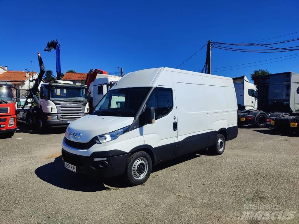 Iveco Daily 35 S 14 パネルバン
