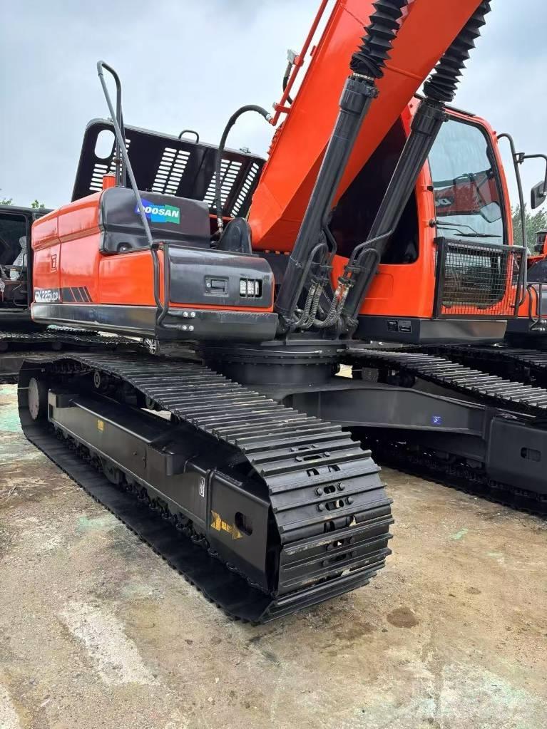 Doosan 225 LCA 大型油圧ショベル12t以上（パワーショベル・ユンボ）
