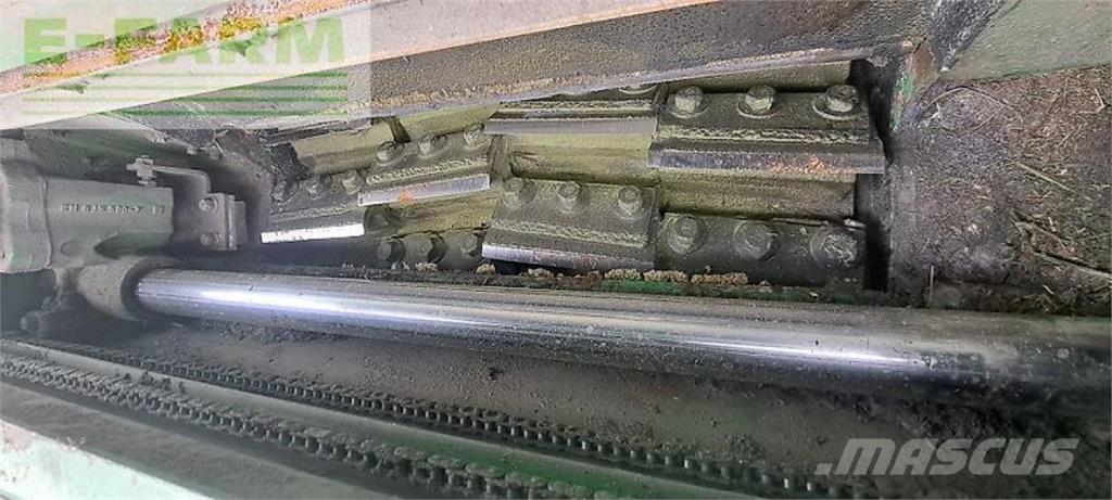 John Deere 8400 自走式フォレージハーベスター