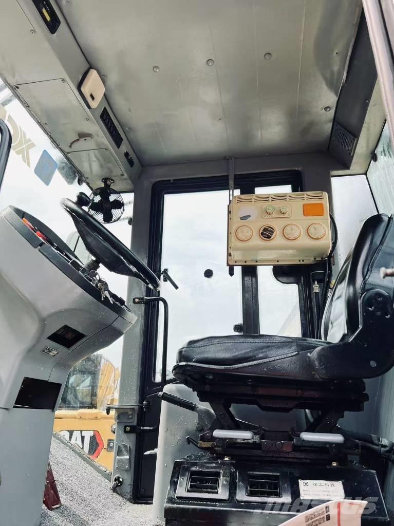 XCMG XS 223 J 振動ローラ