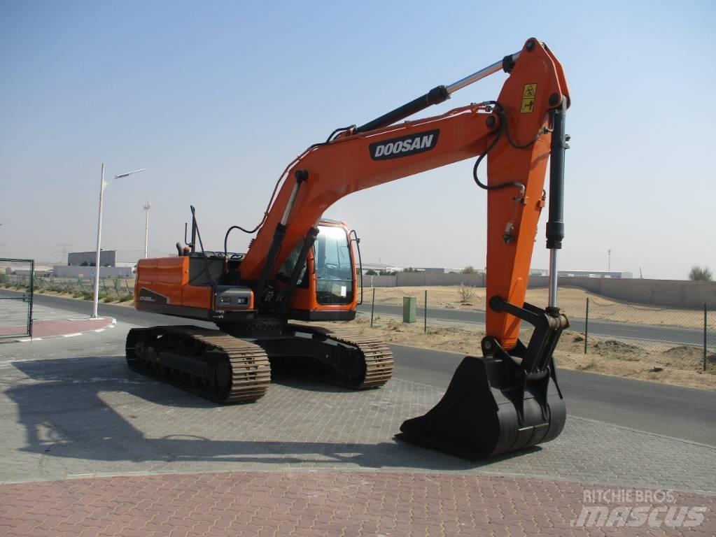 Doosan DX 225 LCA 大型油圧ショベル12t以上（パワーショベル・ユンボ）