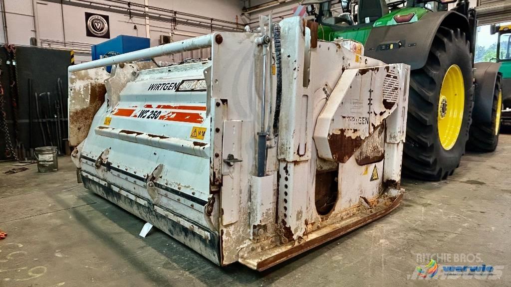 Wirtgen WS 250 アスファルトリサイクルマシン