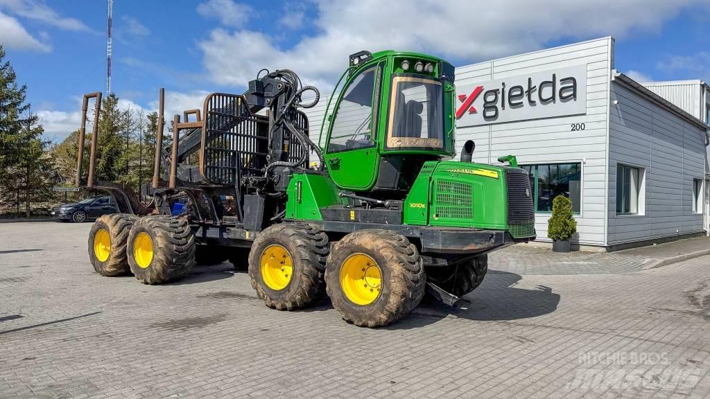 John Deere 1010 E フォワーダー
