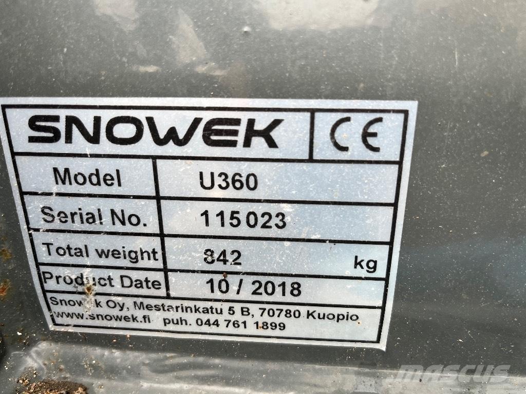 Snowek U360 スノーブレードとプラウ