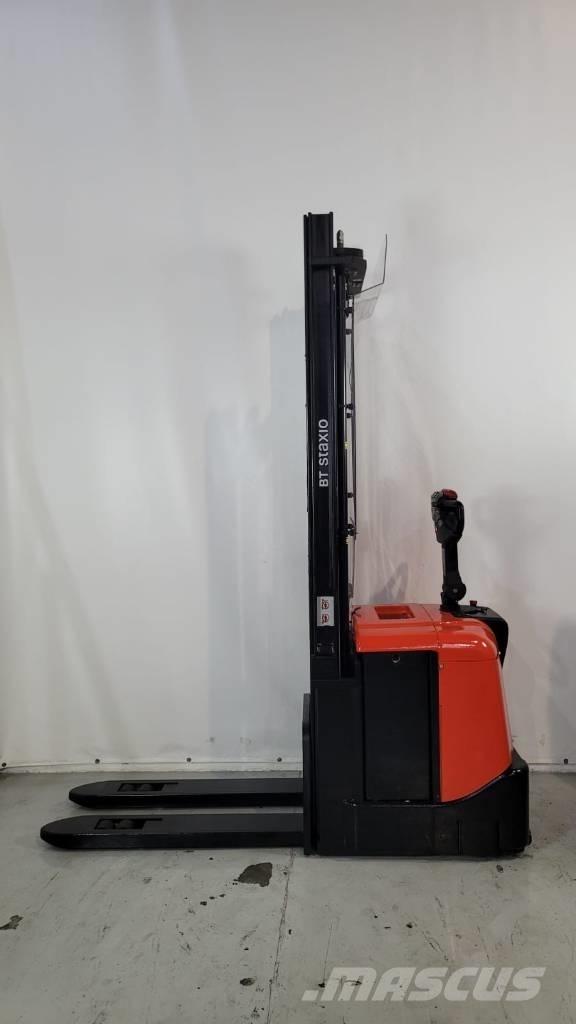 BT SPE 125 自走式スタッカー