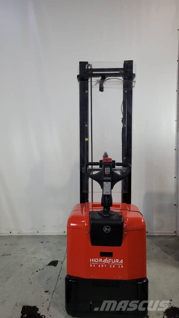 BT SPE 125 自走式スタッカー