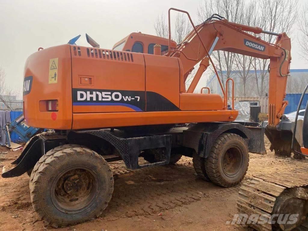 Doosan DH150W ホイール式油圧ショベル（パワーショベル・ユンボ・バックホー）