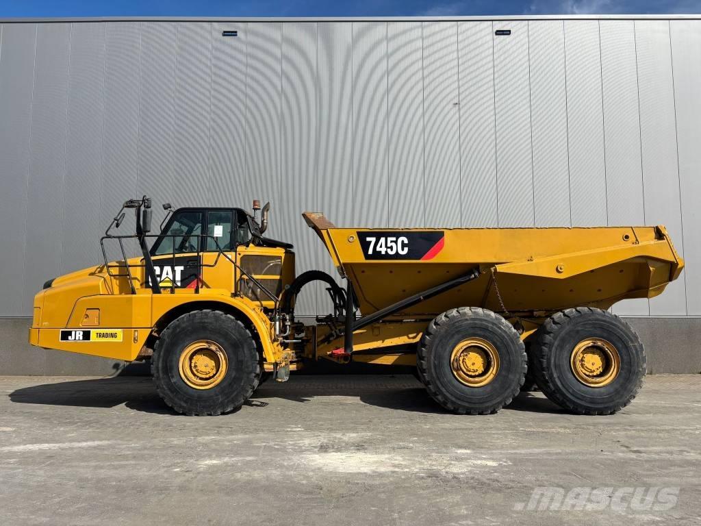 CAT 745 C アーティキュレート式ダンプトラック
