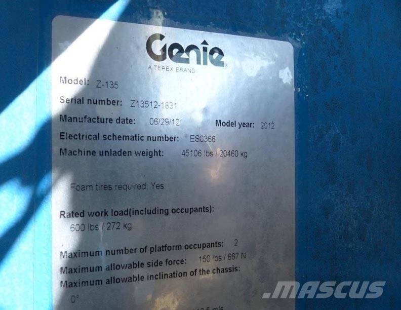 Genie Z135 ブームリフト　屈伸型