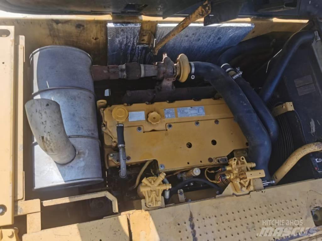 CAT 320 D2 中型油圧ショベル 7ｔ-12ｔ（ユンボ・パワーショベル・バックホー）