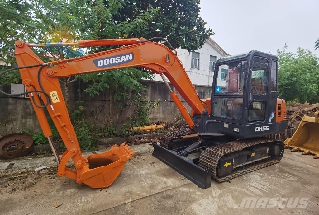 Doosan DH 55 ミニ油圧ショベル 7t以下（ミニユンボ・ミニディガー）