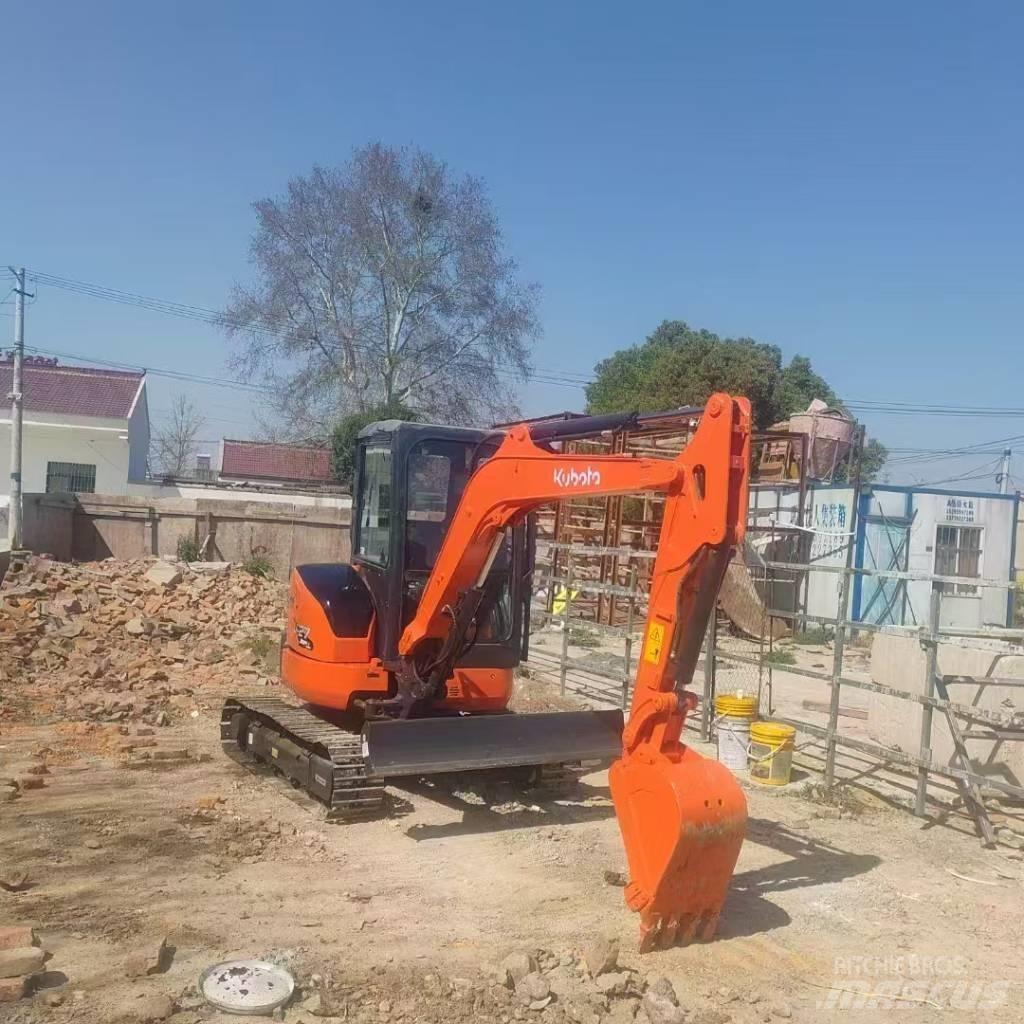 Kubota U 27 ミニ油圧ショベル 7t以下（ミニユンボ・ミニディガー）
