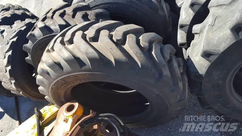  Pneu 10.5/80-18 タイヤ、ホイル、リム