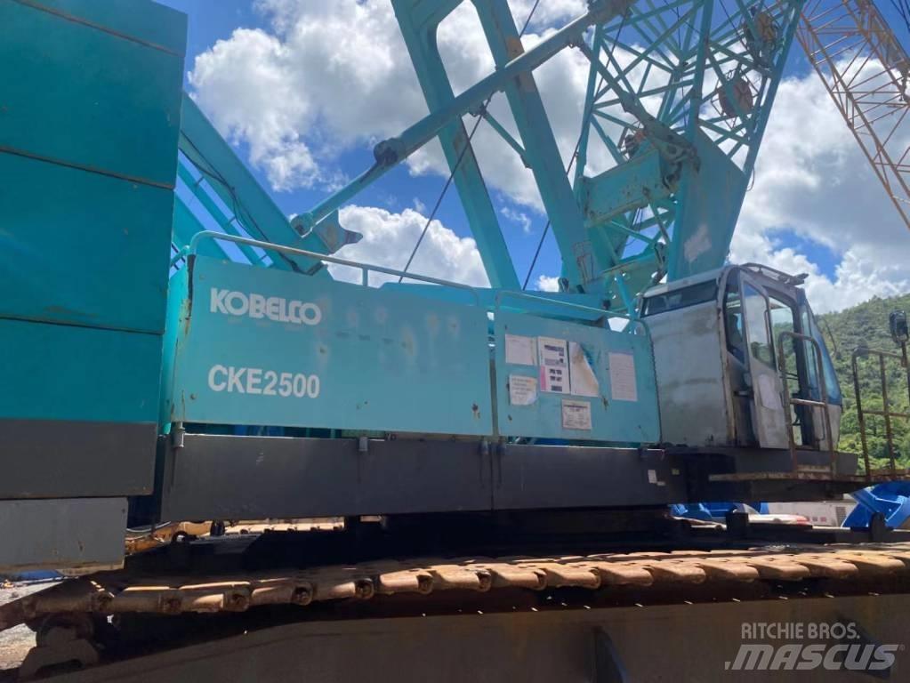 Kobelco CKE 2500 クローラクレーン