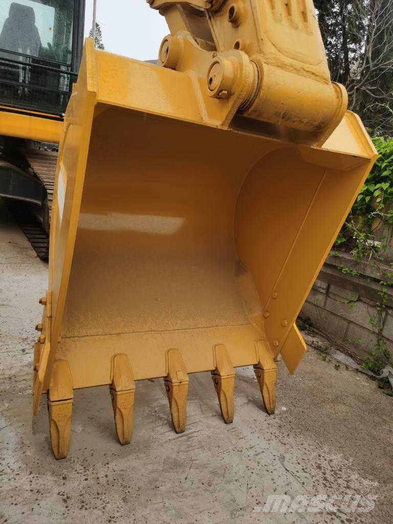Komatsu PC 220-7 大型油圧ショベル12t以上（パワーショベル・ユンボ）
