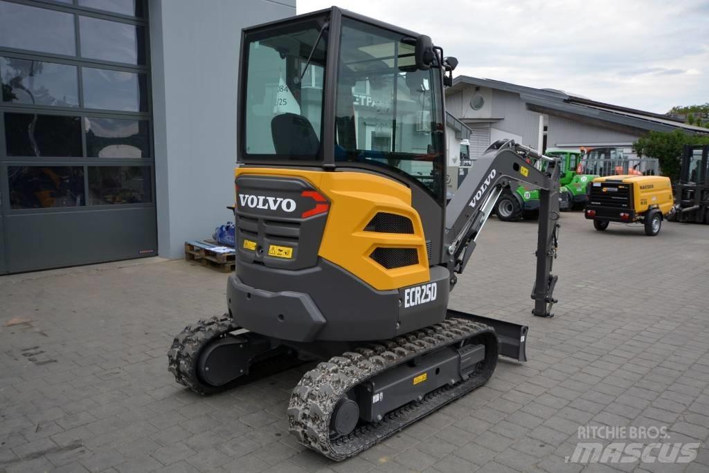 Volvo ECR 25 D ミニ油圧ショベル 7t以下（ミニユンボ・ミニディガー）