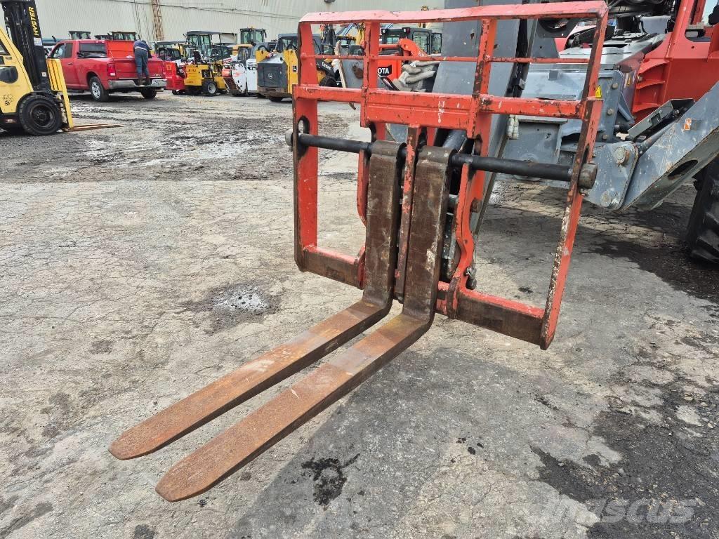 SkyJack SJ 1056 TH テレスコーピックハンドラー