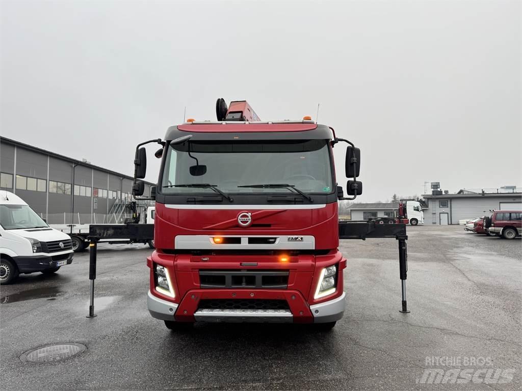Volvo FMX 500 8X2 クレーントラック、ユニック車