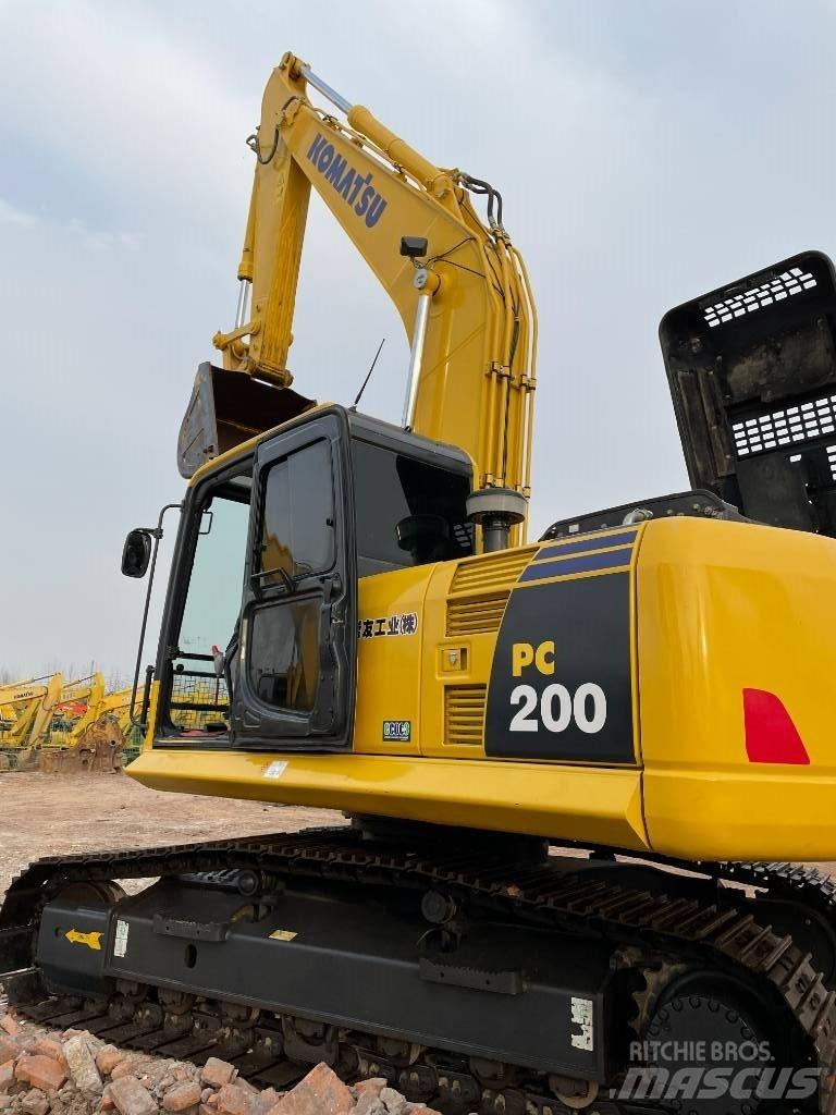 Komatsu 200-8 大型油圧ショベル12t以上（パワーショベル・ユンボ）