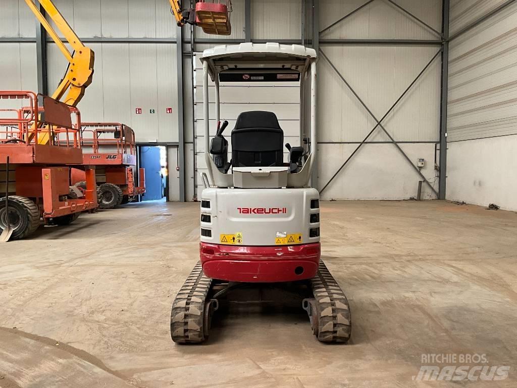 Takeuchi TB 215 R ミニ油圧ショベル 7t以下（ミニユンボ・ミニディガー）