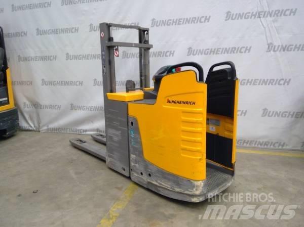 Jungheinrich ERD 220 ウォーキンフォークリフト