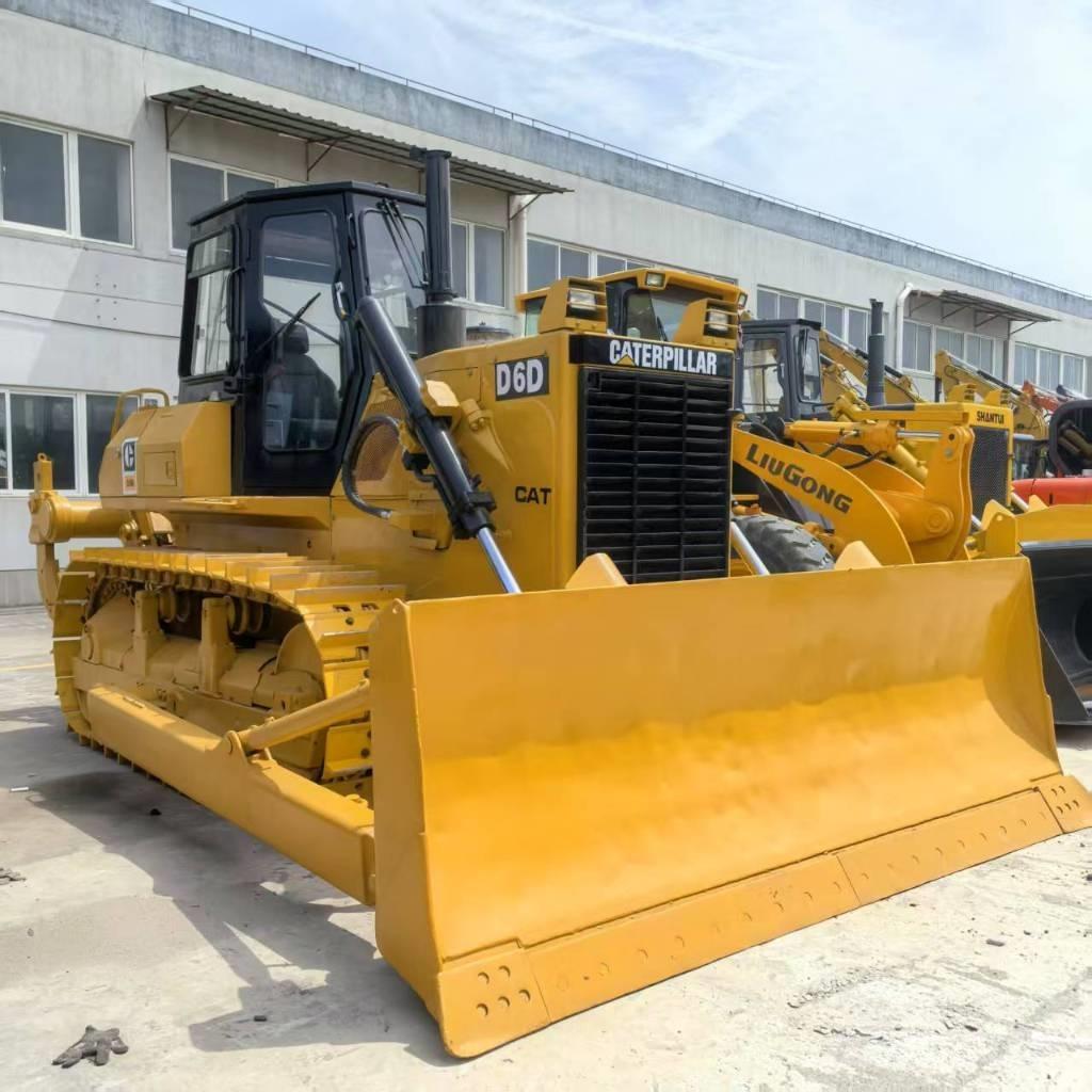 CAT D 6 D ブルドーザー