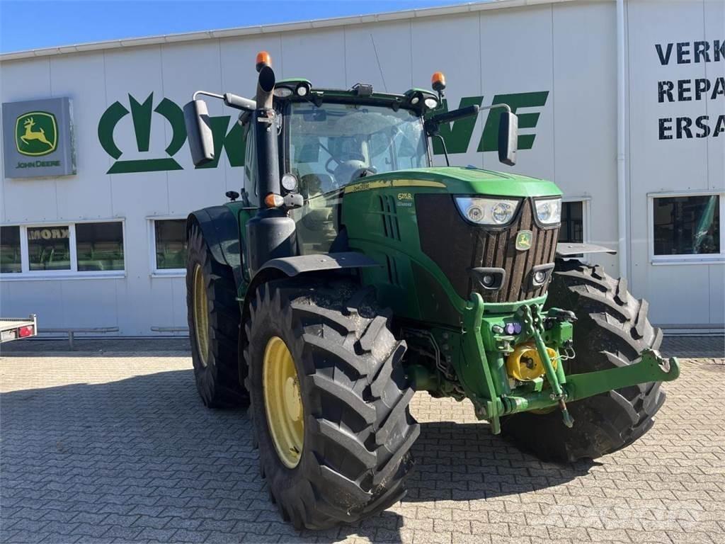 John Deere 6215R トラクター