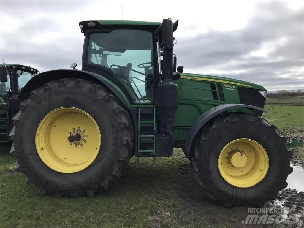 John Deere 6250R トラクター