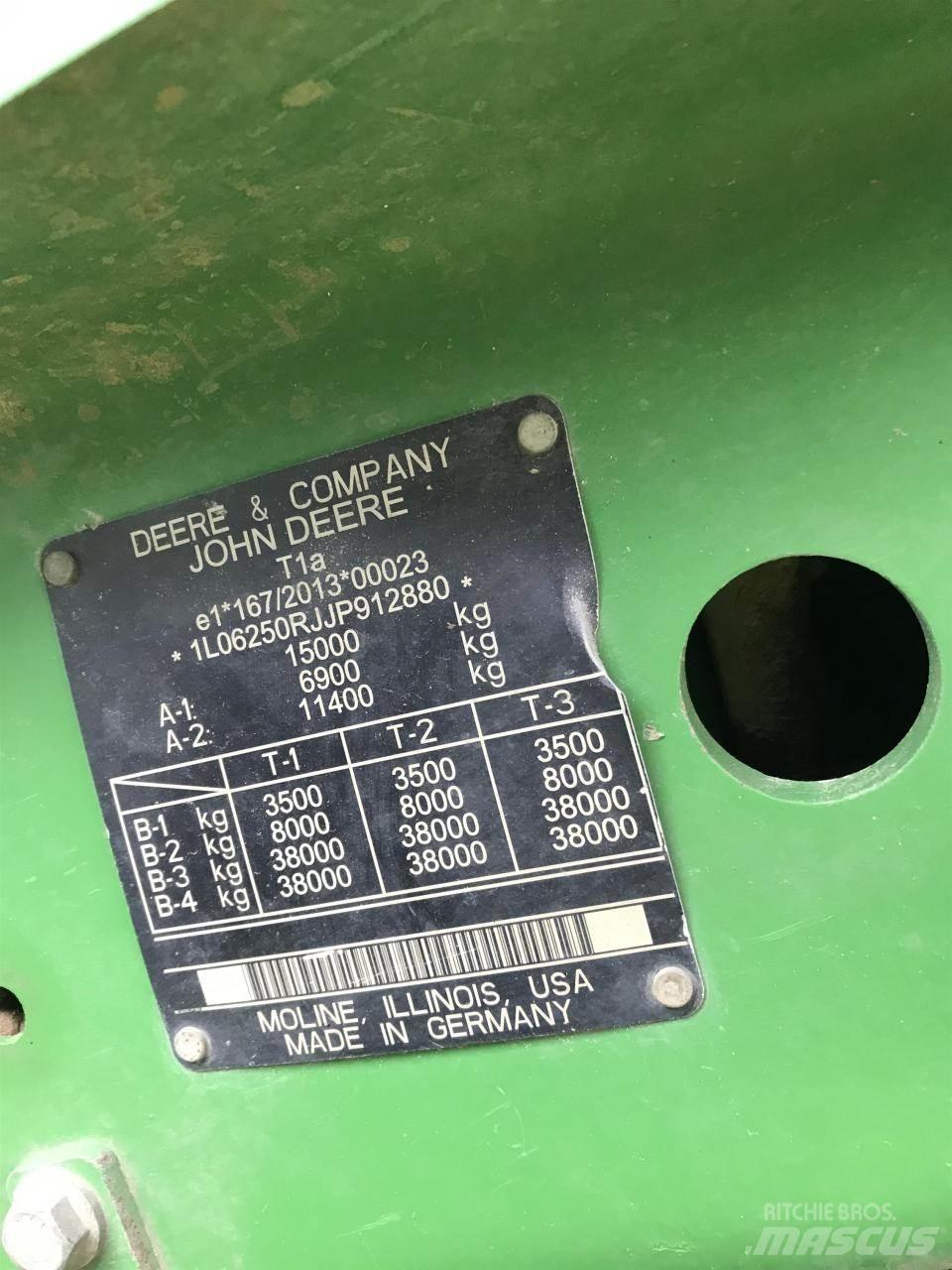 John Deere 6250R トラクター