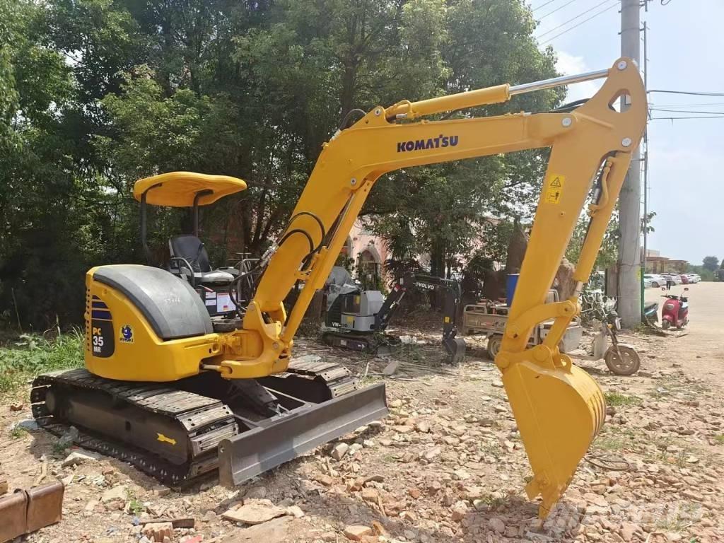 Komatsu PC35 ミニ油圧ショベル 7t以下（ミニユンボ・ミニディガー）