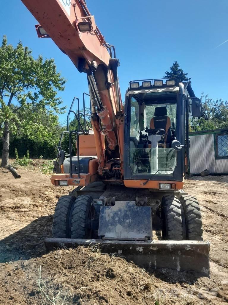 Doosan DX 160 W-3 ホイール式油圧ショベル（パワーショベル・ユンボ・バックホー）