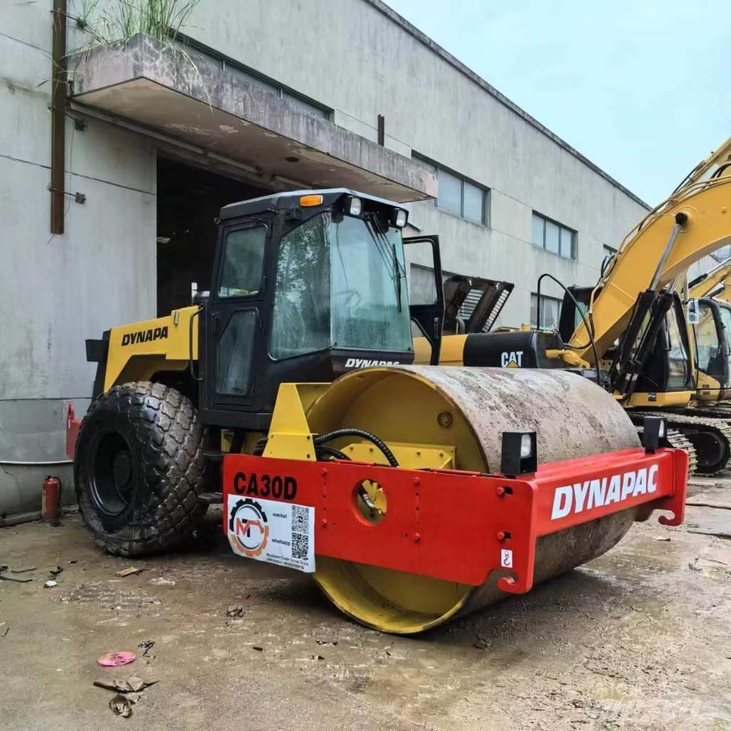 Dynapac CA 30 D 振動ローラ
