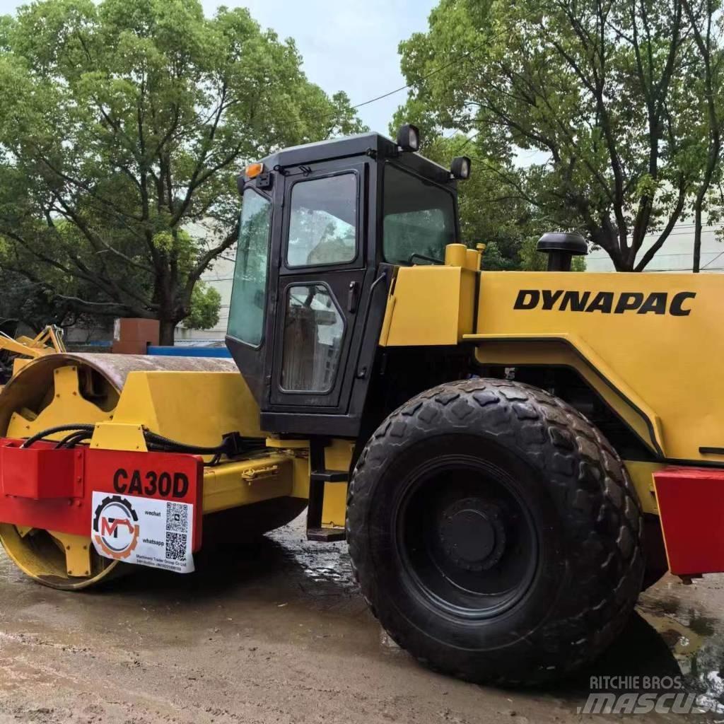 Dynapac CA 30 D 振動ローラ