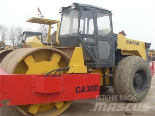 Dynapac CA 30 D 振動ローラ