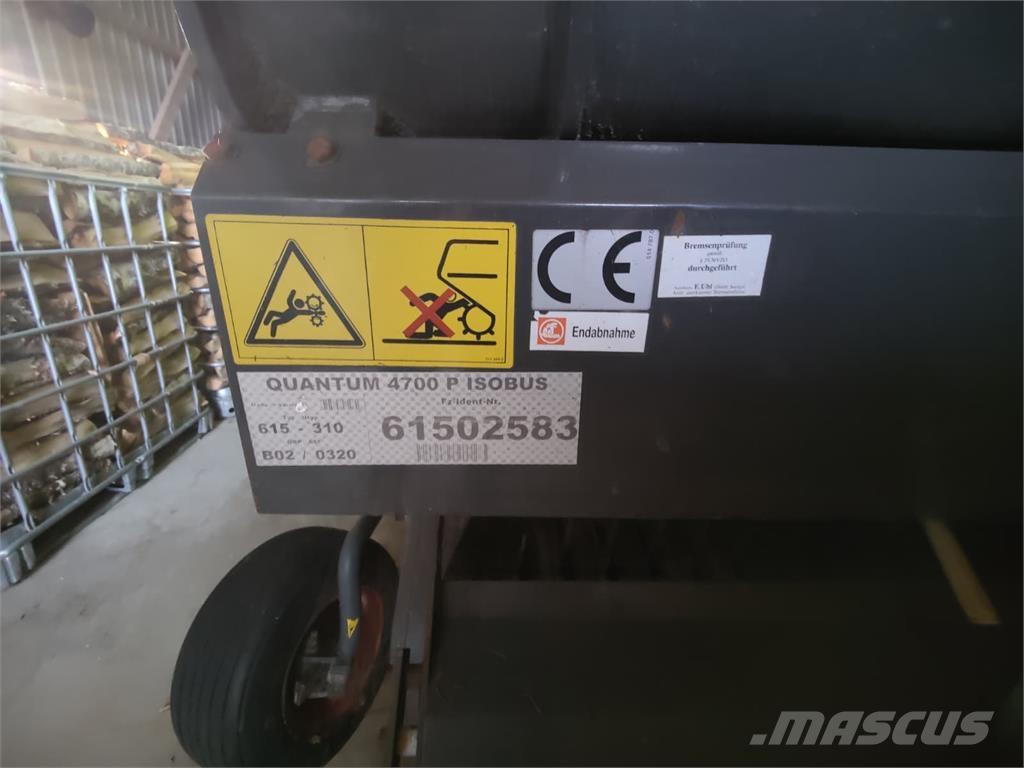 CLAAS Quantum 4700 セルフローディングトレーラー