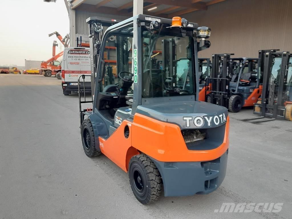 Toyota 52-8 FDF 30 ディーゼル・軽油