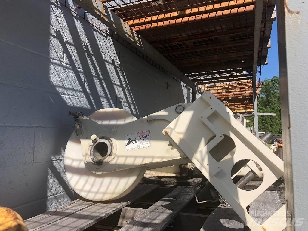 Demag AC 250-1 オールテレーンクレーン
