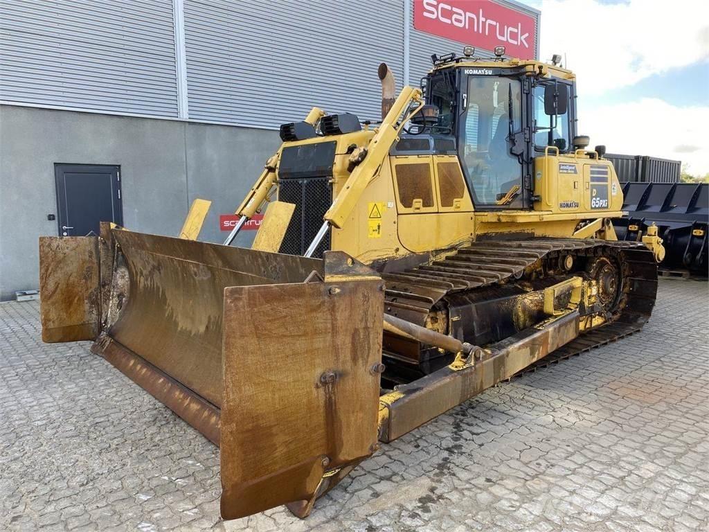 Komatsu D65PXI-18 ブルドーザー