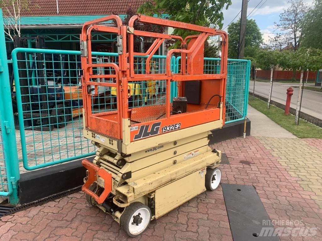 JLG 1932E2     V-2782 垂直昇降型リフト