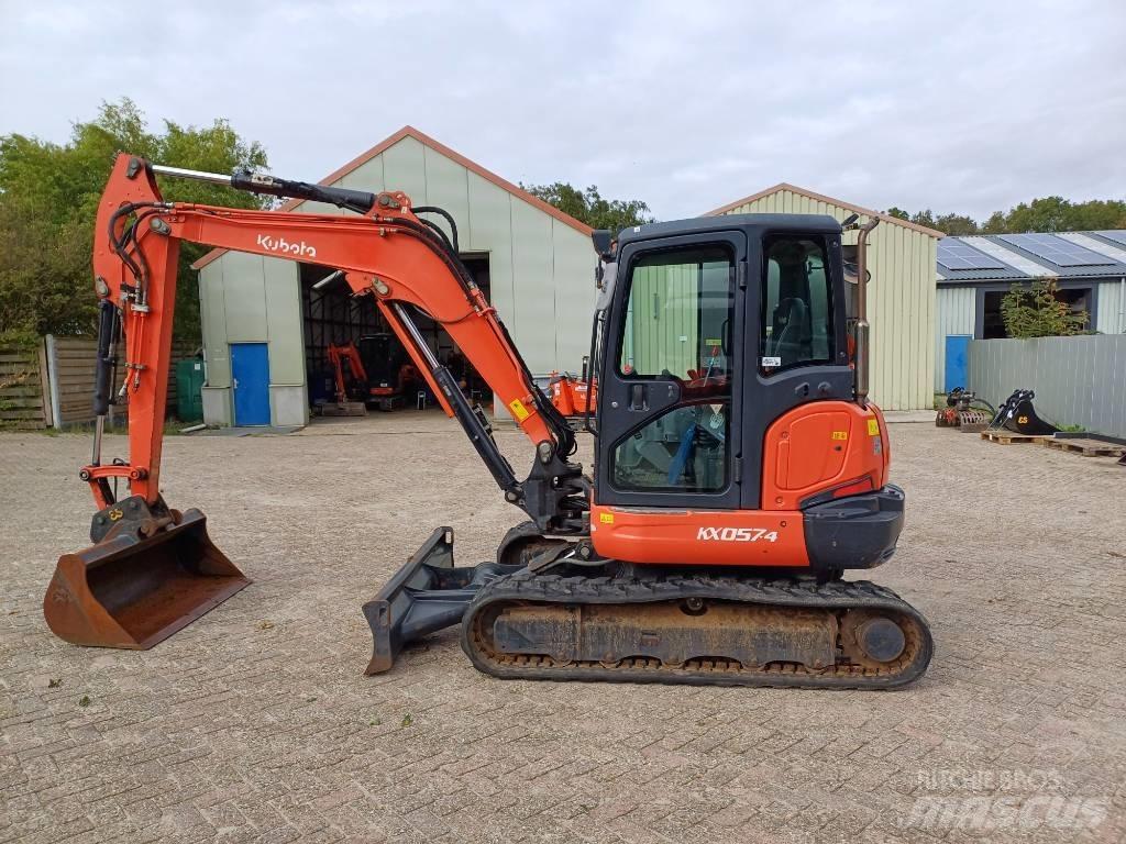 Kubota KX 057-4 ミニ油圧ショベル 7t以下（ミニユンボ・ミニディガー）