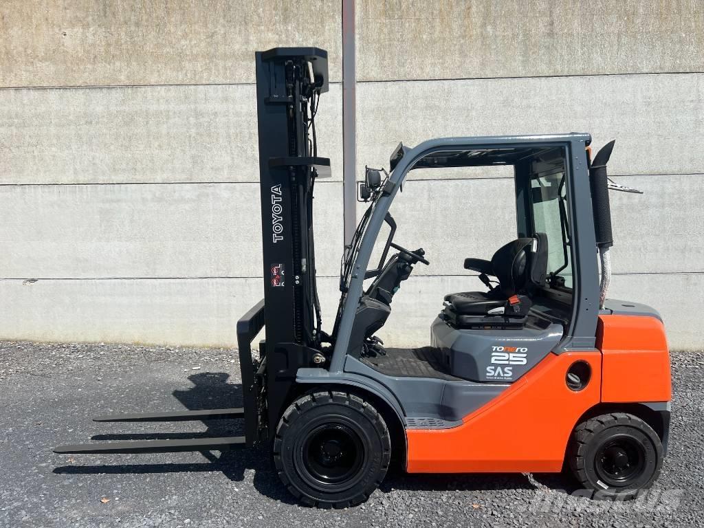 Toyota 02-8 FDF 25 ディーゼル・軽油