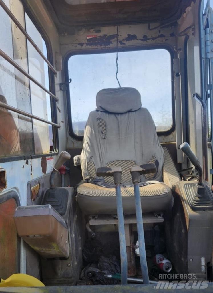 Hitachi EX 200 LC 大型油圧ショベル12t以上（パワーショベル・ユンボ）