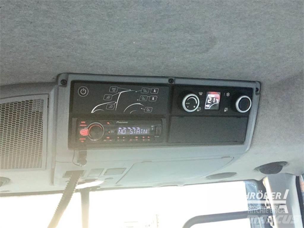 Valtra T 175 EA トラクター