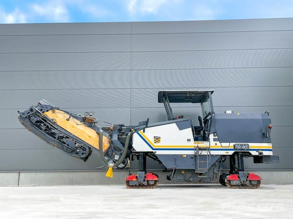Wirtgen W 150 CFI アスファルトコールドミリングマシーン