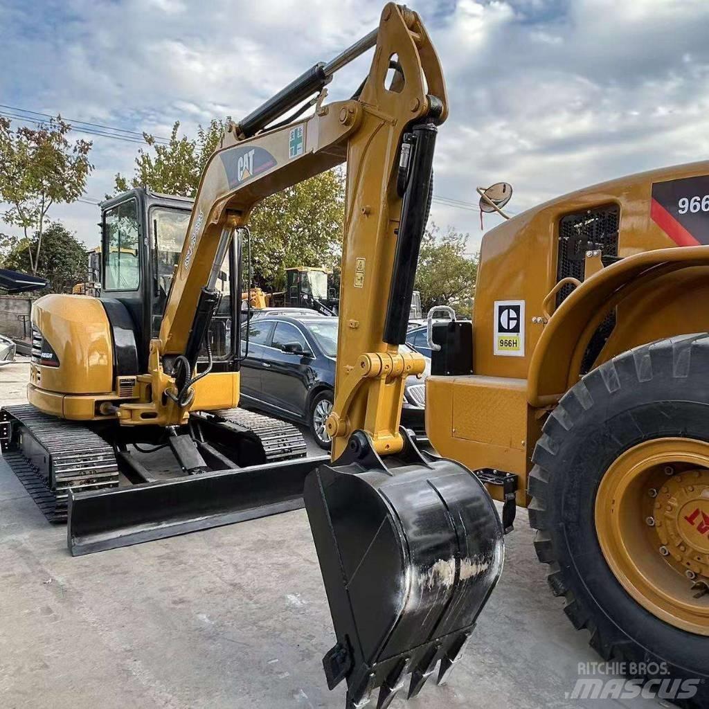 CAT 304 C CR ミニ油圧ショベル 7t以下（ミニユンボ・ミニディガー）