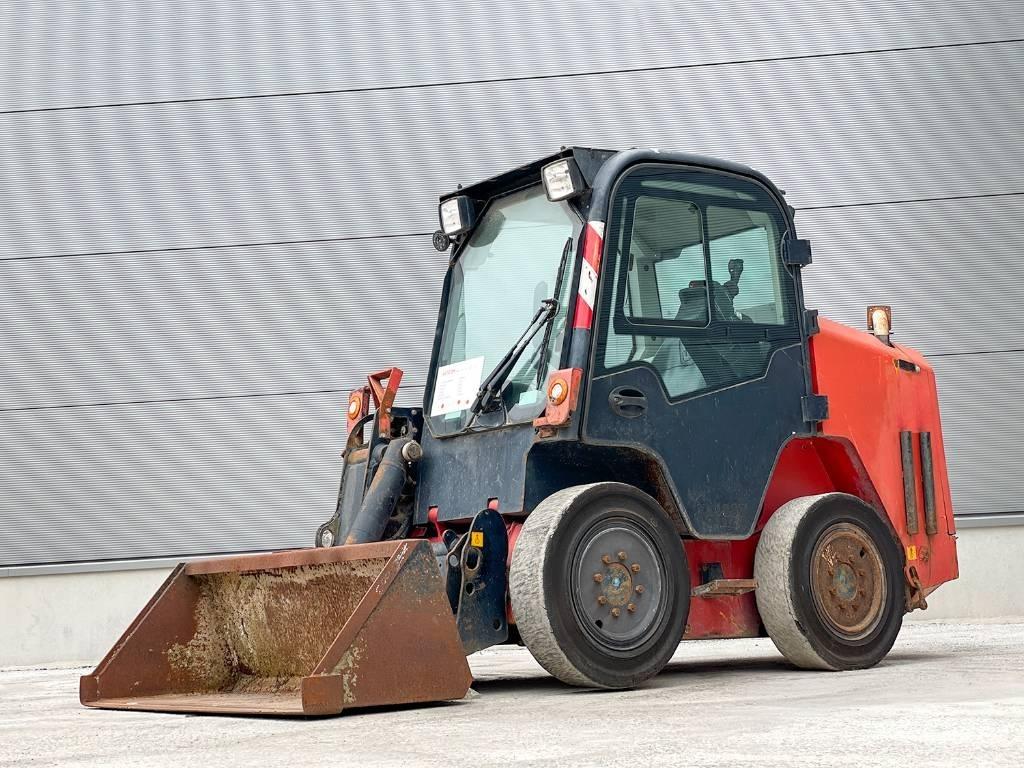 JCB R260 スキッドステアローダー
