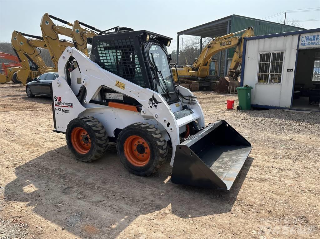 Bobcat S18 スキッドステアローダー
