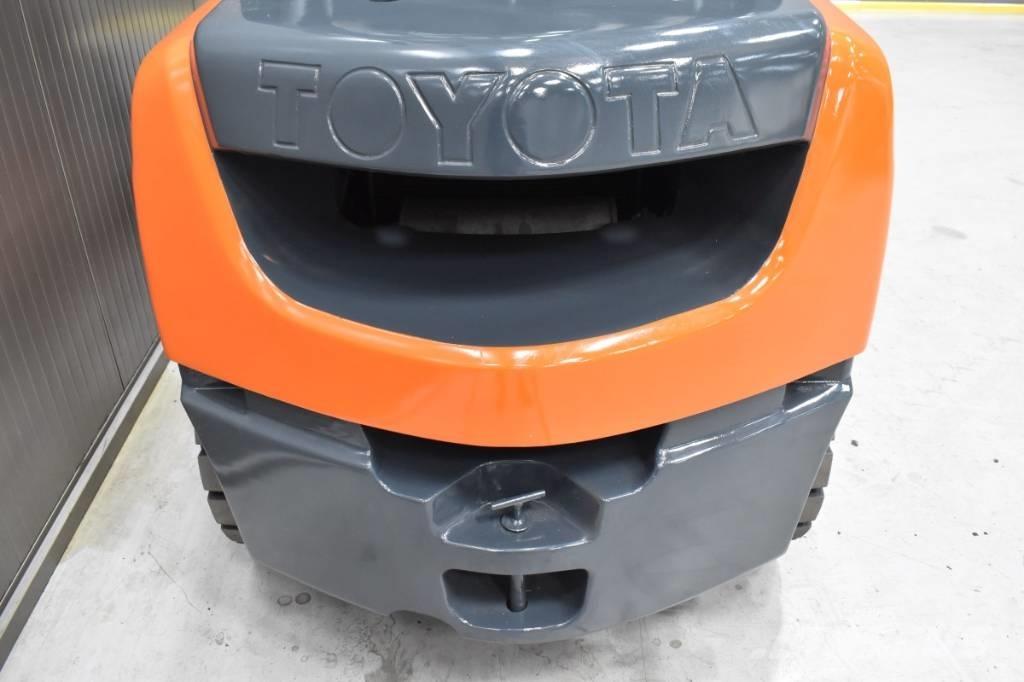 Toyota 06-8FD30F ディーゼル・軽油